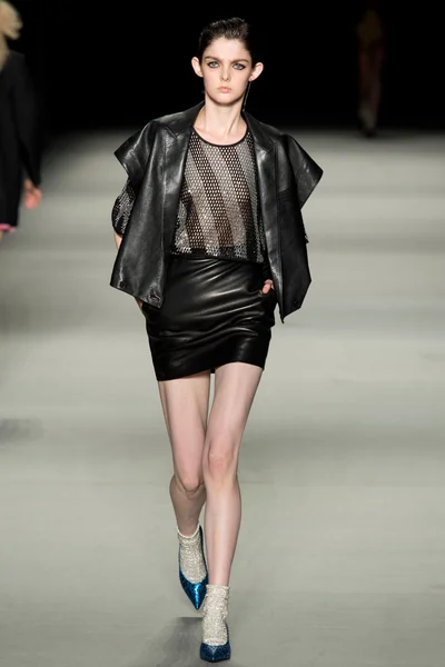 Look 12